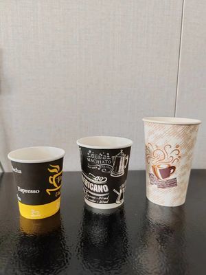 파키스탄에서 3-16 온스 커피 컵을위한 고속 65-85 pcs/min 일회용 종이 컵 제조 기계