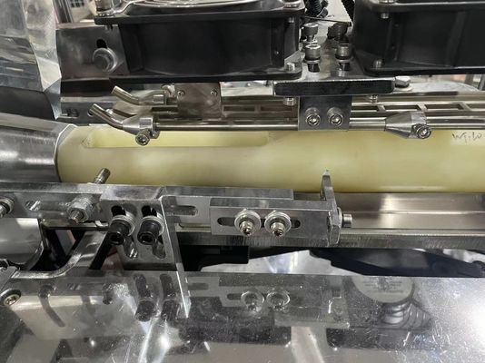 완전 자동 일회용 종이 커피 컵 제조 기계 2350mm*960mm*1700mm 크기와 380V 50Hz 전압